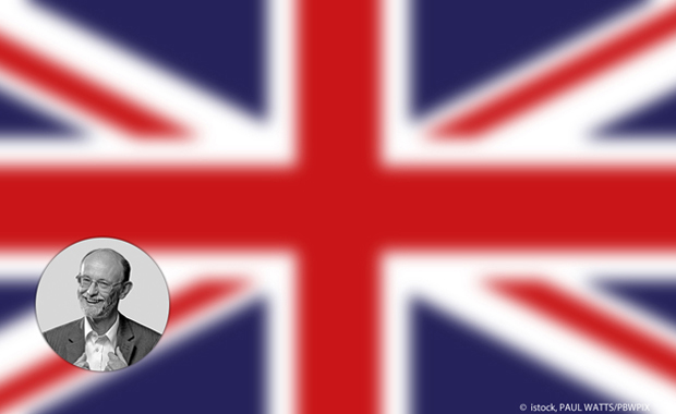 Colin Beaven vor Großbritannien-Flagge