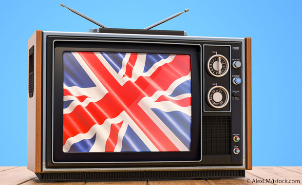 Fernseher mit Großbritannien-Flagge im Bild