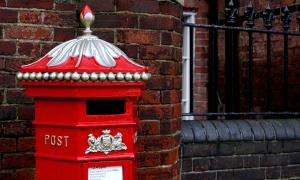 roter Briefkasten