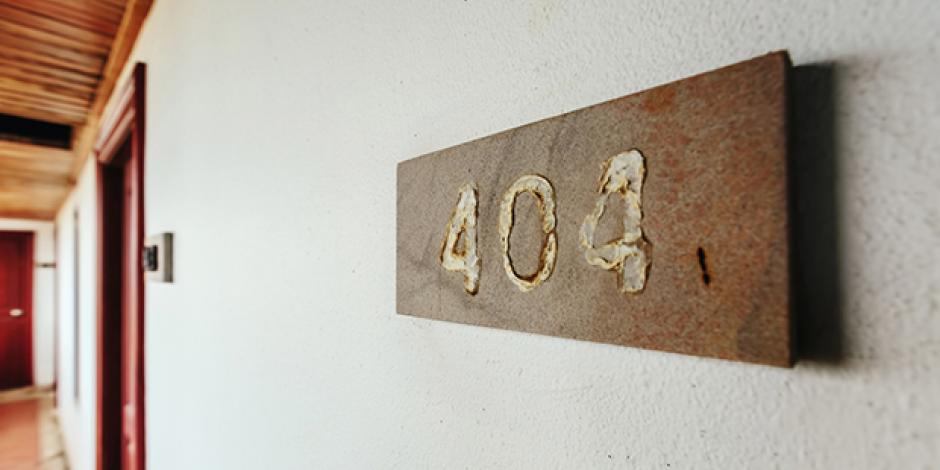 Room 404: ein kleines Versehen verändert das  Leben zweier Menschen für immer. 