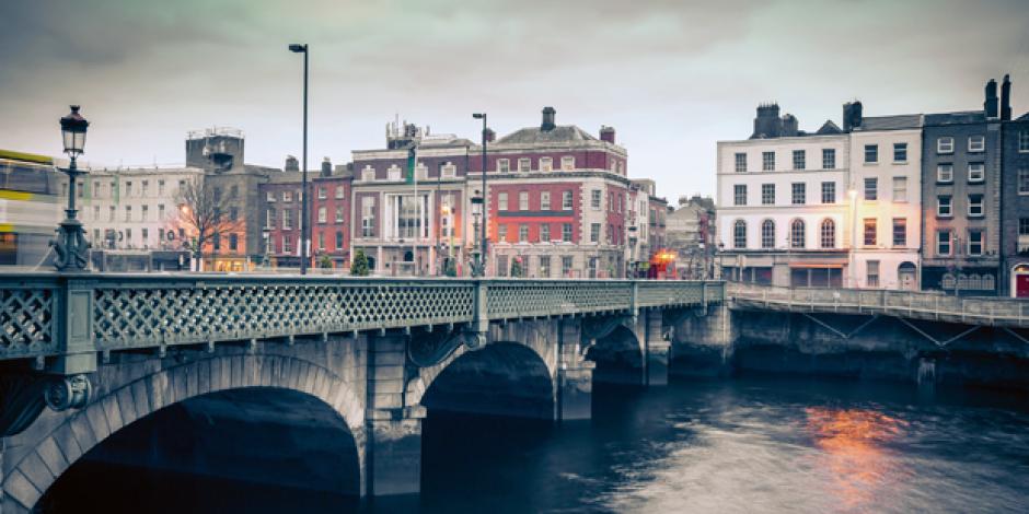 Vintage Blick auf Grattan Brücke in Dublin.