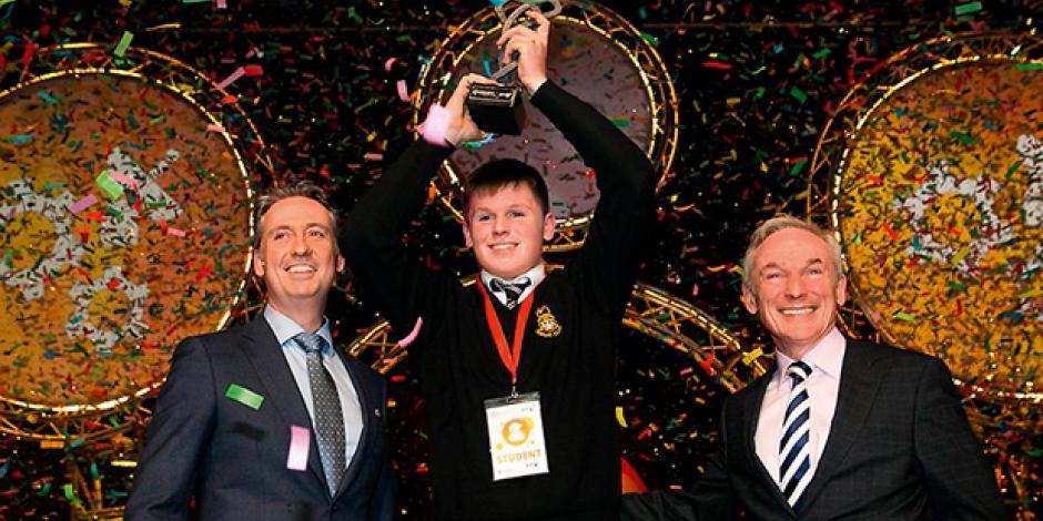  Shane Curran, Gewinner des Preises 2017 BT Young Scientist and Technology Exhibition.