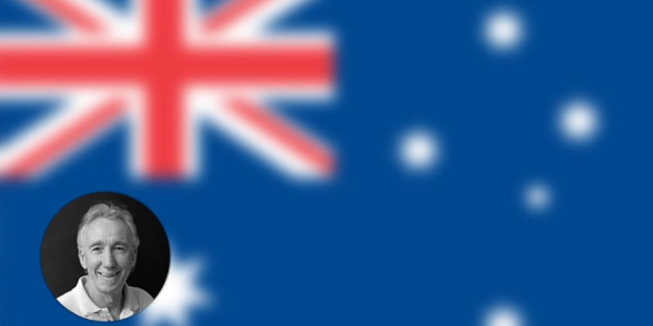 Peter Flynn vor Australienflagge