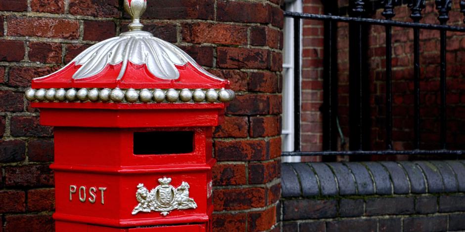 roter Briefkasten