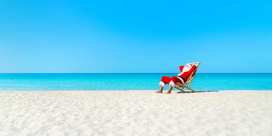 Santa Claus am Strand