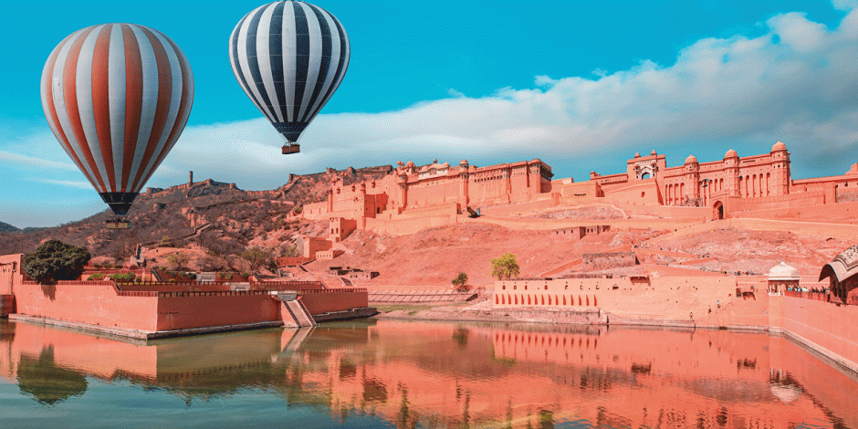 Heißluftballons über Jaipur